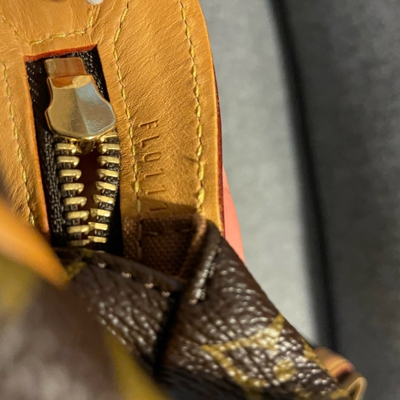 Louis Vuitton bag - Picture 6 of 6